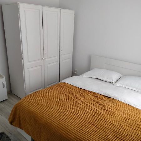 Bulevard Apartament Lägenhet Alba Iulia Exteriör bild