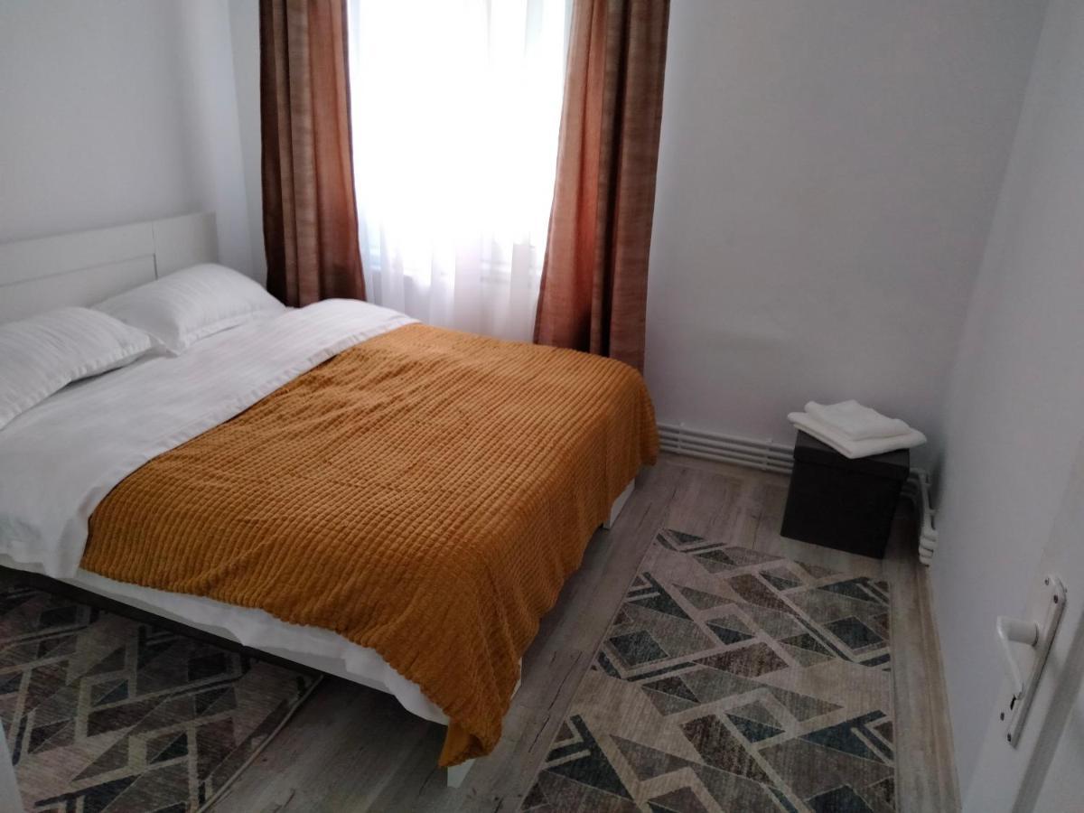 Bulevard Apartament Lägenhet Alba Iulia Exteriör bild